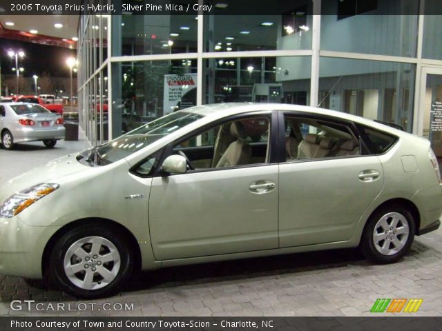 2006 Toyota Prius Hybrid in Silver Pine Mica