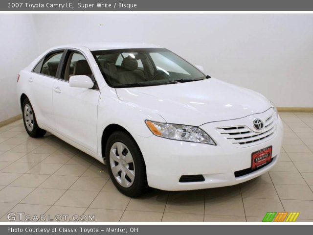 2007 Toyota Camry LE in Super White