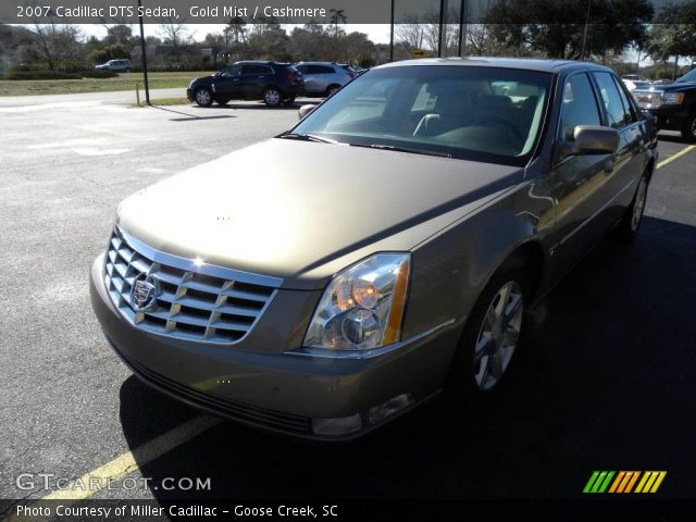2007 Cadillac DTS Sedan in Gold Mist