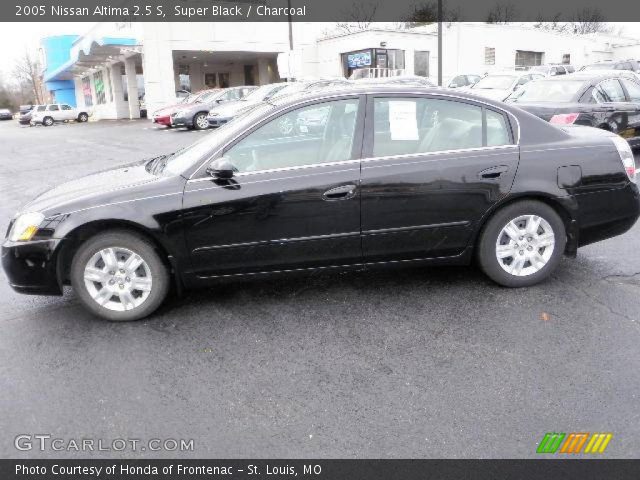 2005 Nissan Altima 2.5 S in Super Black