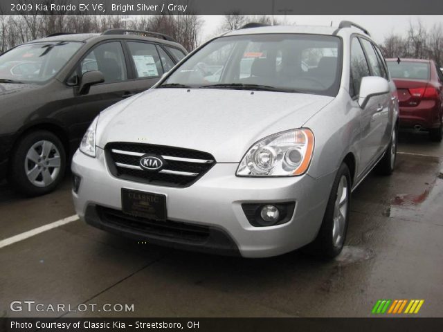 2009 Kia Rondo EX V6 in Bright Silver