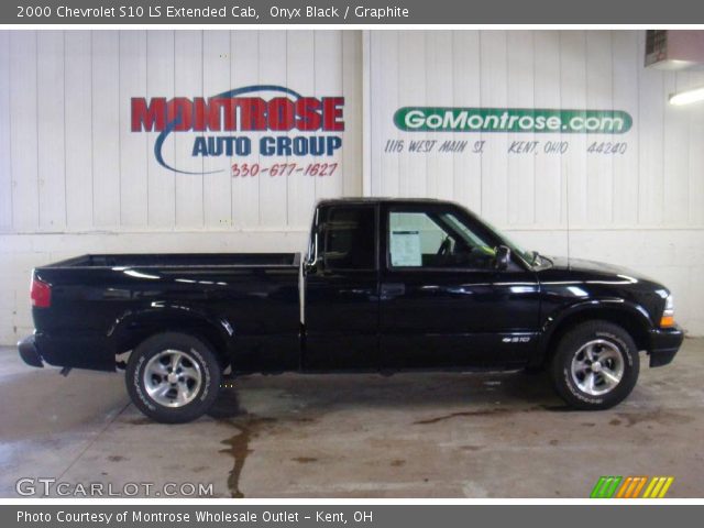 2000 Chevrolet S10 LS Extended Cab in Onyx Black