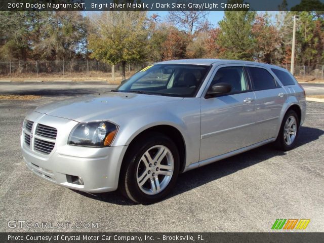 2007 Dodge Magnum SXT in Bright Silver Metallic