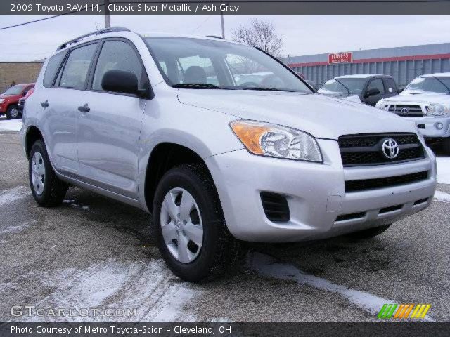 2009 Toyota RAV4 I4 in Classic Silver Metallic
