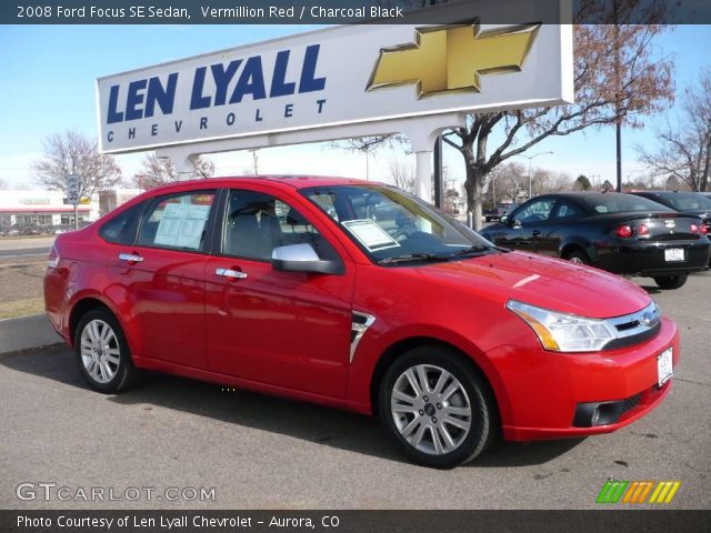 2008 Ford Focus SE Sedan in Vermillion Red