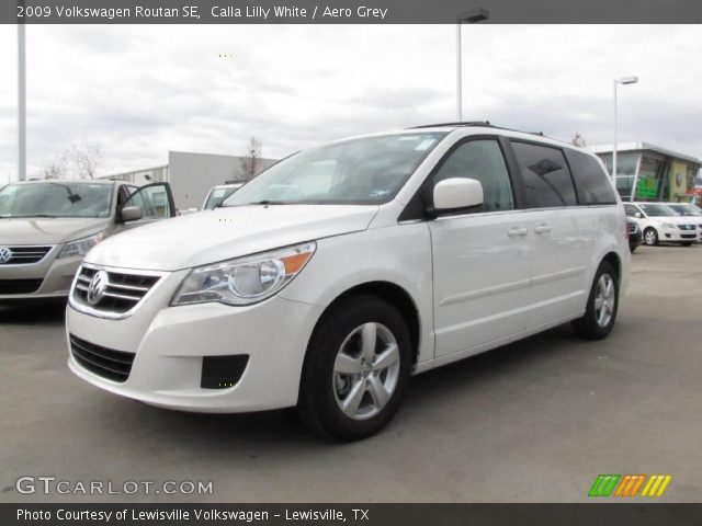 2009 Volkswagen Routan SE in Calla Lilly White