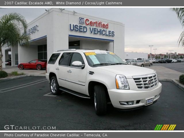 2007 Cadillac Escalade AWD in White Diamond