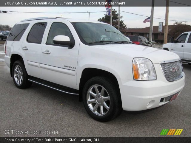 2007 GMC Yukon Denali AWD in Summit White