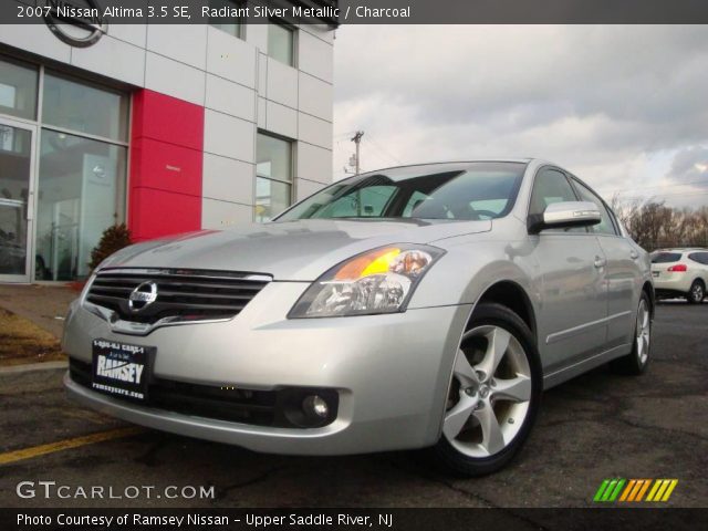 2007 Nissan Altima 3.5 SE in Radiant Silver Metallic