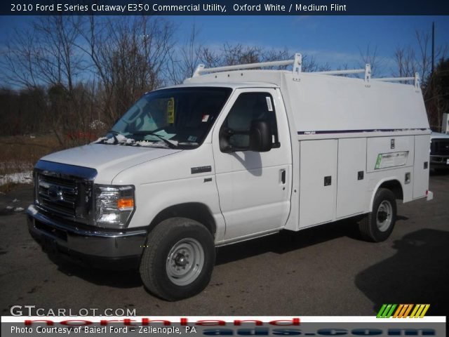 2010 Ford E Series Cutaway E350 Commercial Utility in Oxford White