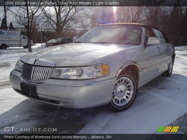 2000 Lincoln Town Car Cartier in Silver Frost Metallic