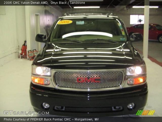 2006 GMC Yukon Denali AWD in Onyx Black