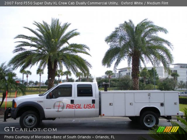 2007 Ford F550 Super Duty XL Crew Cab Dually Commercial Utility in Oxford White