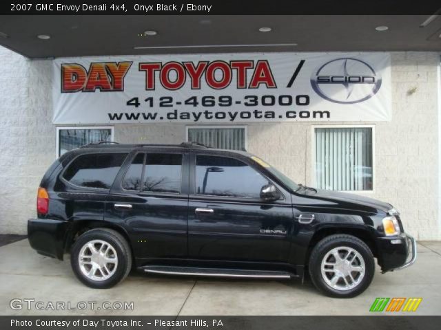 2007 GMC Envoy Denali 4x4 in Onyx Black
