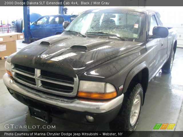 2000 Dodge Dakota SLT Extended Cab 4x4 in Black