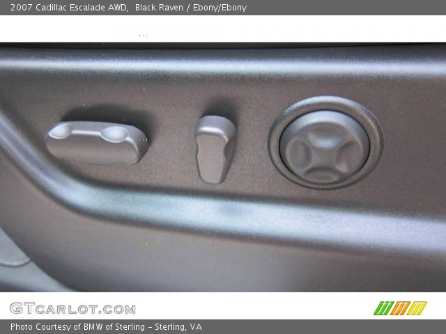 2007 Cadillac Escalade AWD in Black Raven