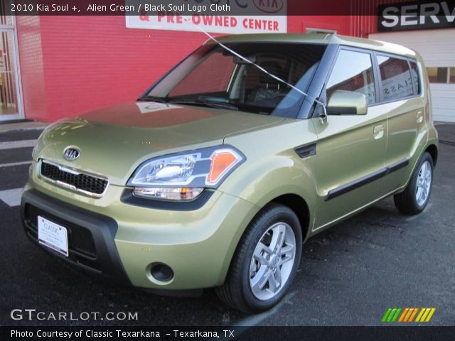 2010 Kia Soul + in Alien Green