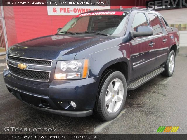 2007 Chevrolet Avalanche LTZ in Dark Blue Metallic