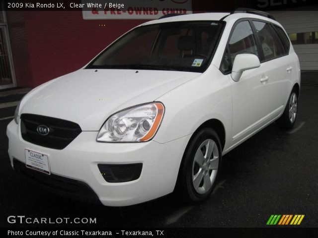 2009 Kia Rondo LX in Clear White