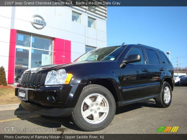 2007 Jeep Grand Cherokee Laredo 4x4 in Black