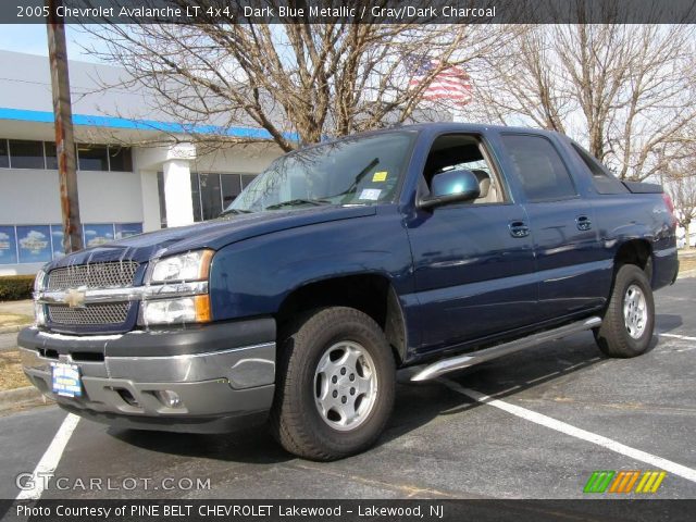 2005 Chevrolet Avalanche LT 4x4 in Dark Blue Metallic