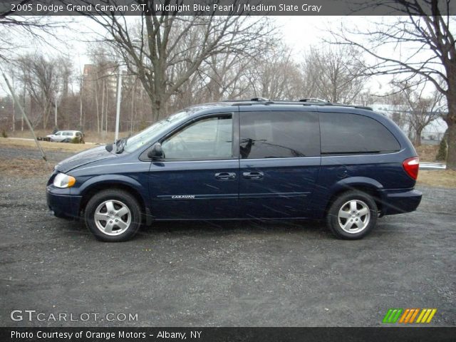 2005 Dodge Grand Caravan SXT in Midnight Blue Pearl