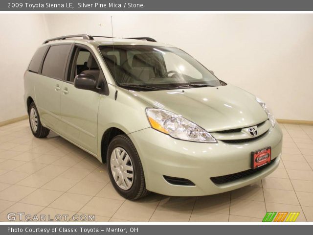 2009 Toyota Sienna LE in Silver Pine Mica
