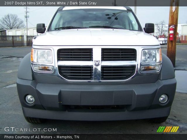 2007 Dodge Nitro SXT in Stone White