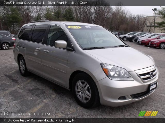 2005 Honda Odyssey EX-L in Silver Pearl Metallic