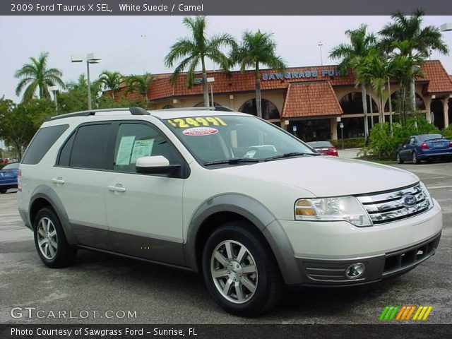 2009 Ford Taurus X SEL in White Suede