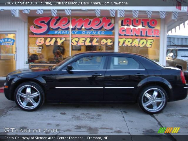 2007 Chrysler 300 Touring in Brilliant Black