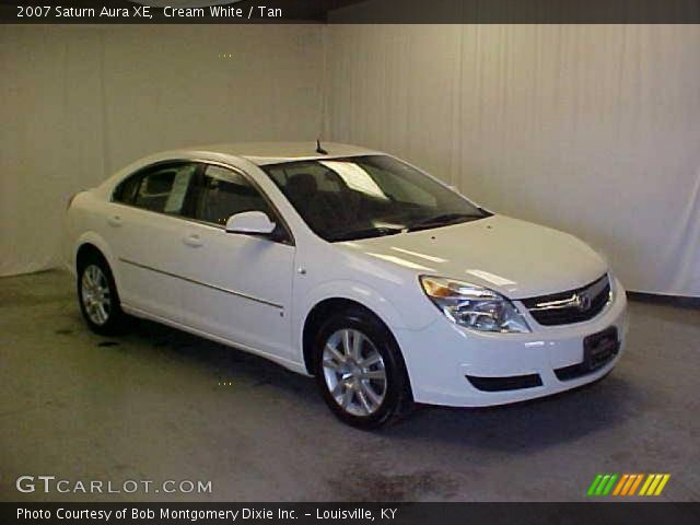 2007 Saturn Aura XE in Cream White