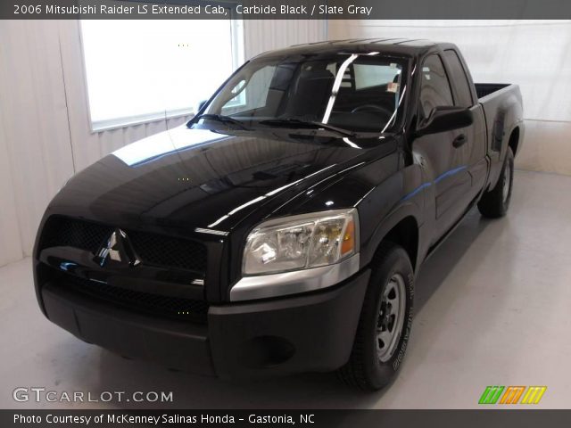 2006 Mitsubishi Raider LS Extended Cab in Carbide Black