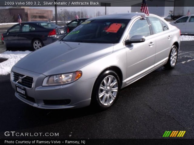 2009 Volvo S80 3.2 in Silver Metallic