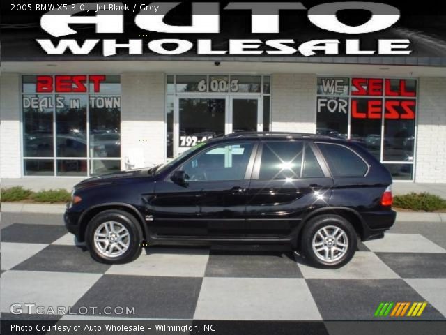 2005 BMW X5 3.0i in Jet Black