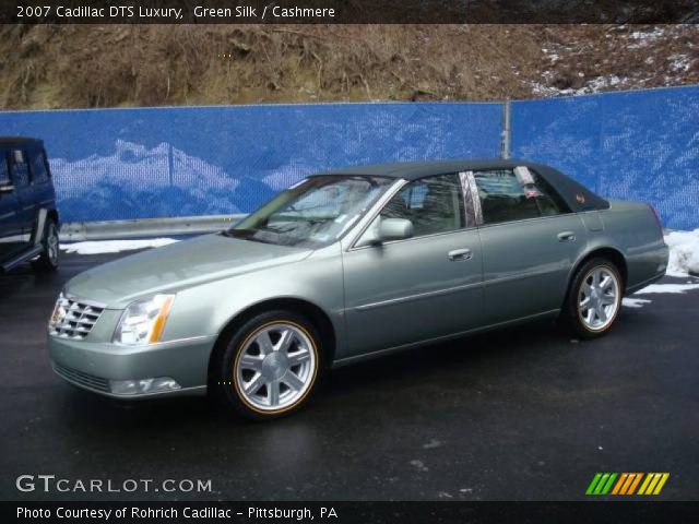 2007 Cadillac DTS Luxury in Green Silk