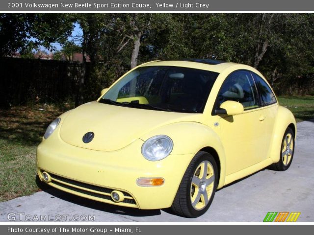 2001 Volkswagen New Beetle Sport Edition Coupe in Yellow