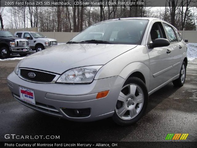2005 Ford Focus ZX5 SES Hatchback in CD Silver Metallic