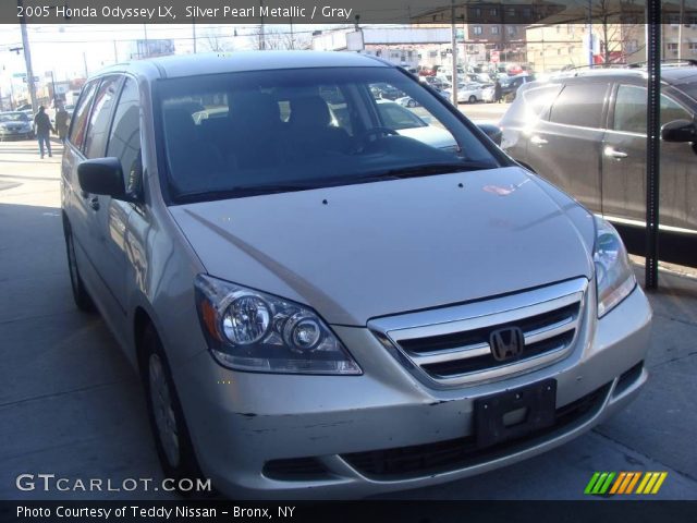 2005 Honda Odyssey LX in Silver Pearl Metallic