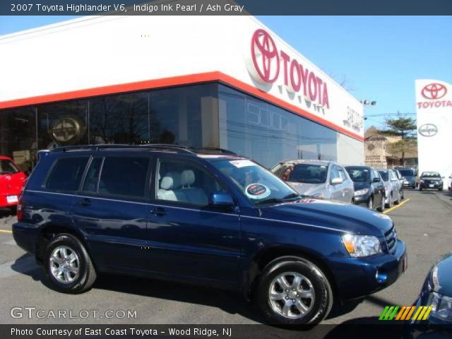 2007 Toyota Highlander V6 in Indigo Ink Pearl