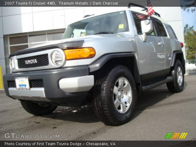 2007 Toyota FJ Cruiser 4WD in Titanium Metallic