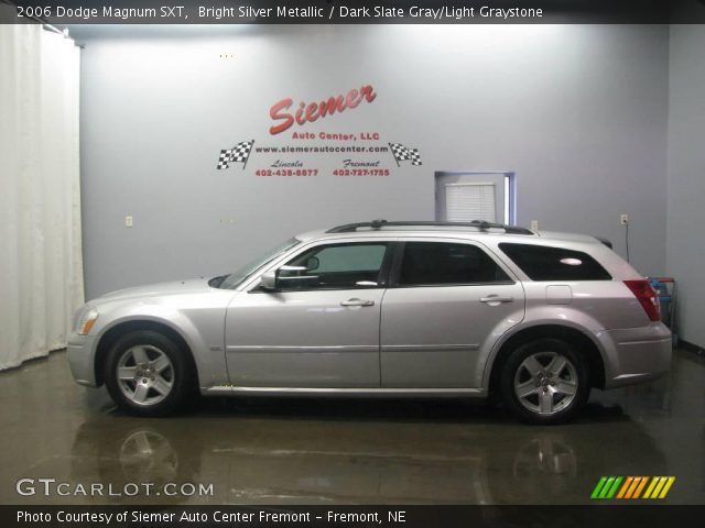 2006 Dodge Magnum SXT in Bright Silver Metallic