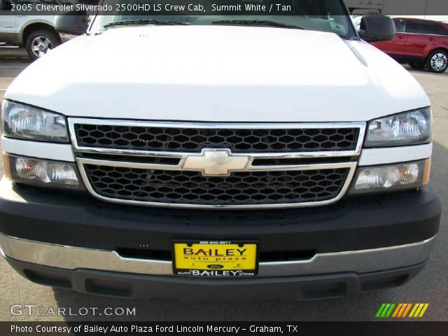 2005 Chevrolet Silverado 2500HD LS Crew Cab in Summit White