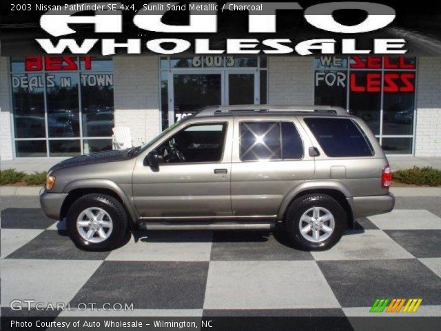 2003 Nissan Pathfinder SE 4x4 in Sunlit Sand Metallic