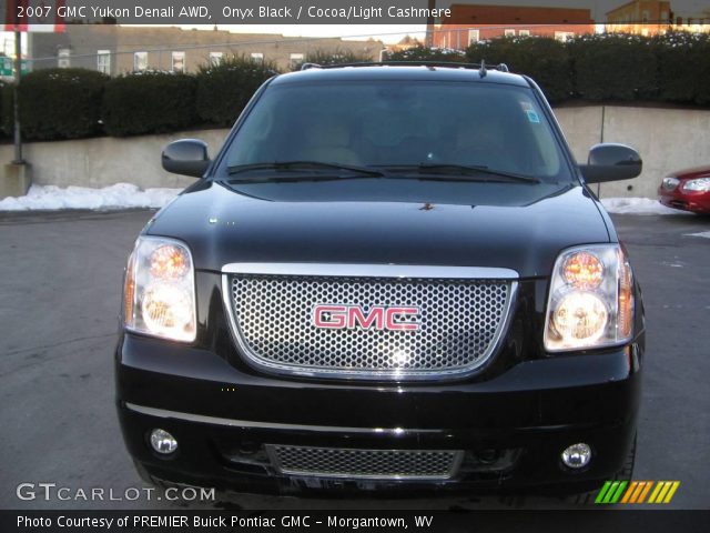 2007 GMC Yukon Denali AWD in Onyx Black