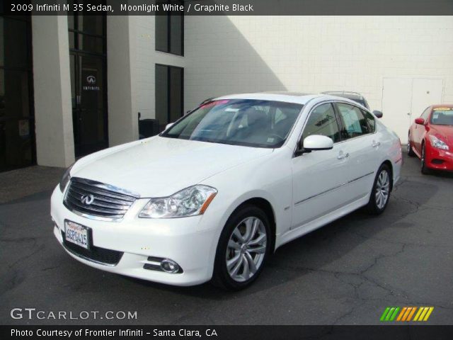 2009 Infiniti M 35 Sedan in Moonlight White