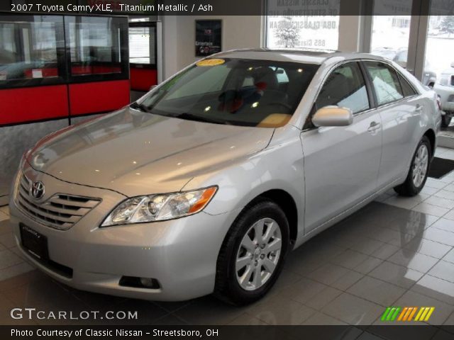 2007 Toyota Camry XLE in Titanium Metallic