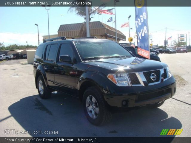 2006 Nissan Pathfinder S in Super Black