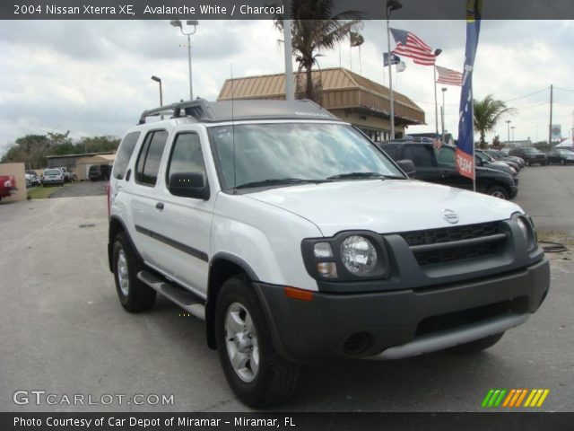 2004 Nissan Xterra XE in Avalanche White