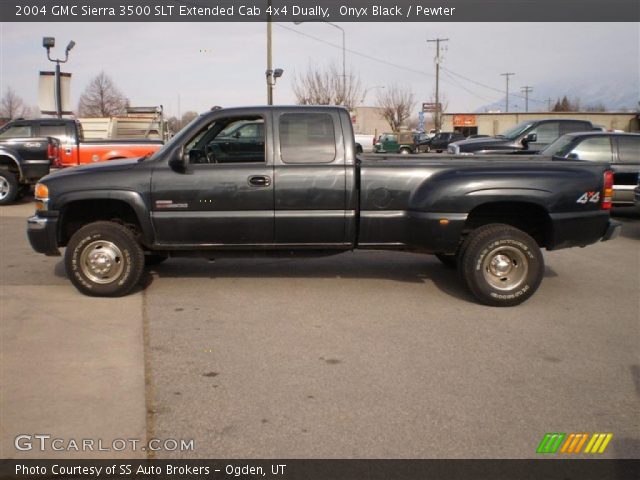 2004 GMC Sierra 3500 SLT Extended Cab 4x4 Dually in Onyx Black